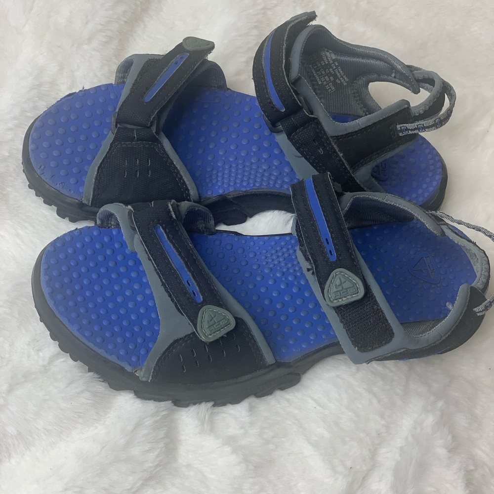 Kids Nike ACG Hiking Sandel’s Sz‎ 2Y